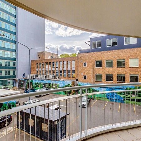 Dana-Spacious Private Room In Shared 2-Bedroom Apartment-1 Canberra Exterior foto