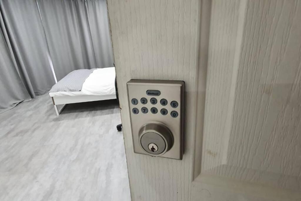 Dana-Spacious Private Room In Shared 2-Bedroom Apartment-1 Canberra Exterior foto